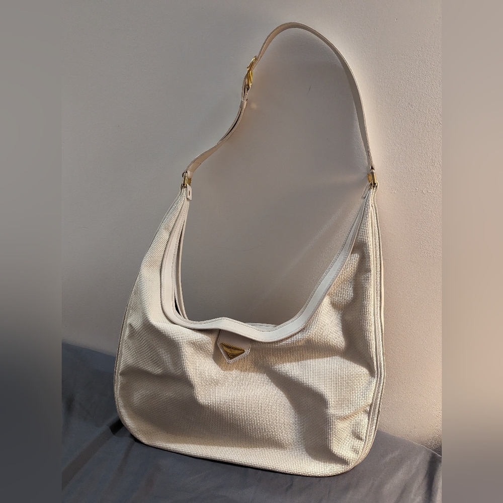 Yves Saint Laurent White Shoulder Bag